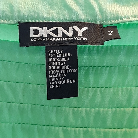 DKNY 100% silk apple green short sleeves top - Picture 7 of 7